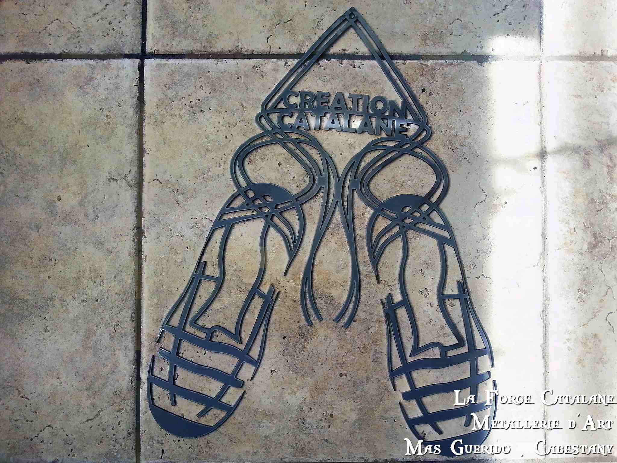 Decoupe laser vigatanes fer forge catalane.jpg